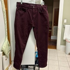 Men’s pant/jean color is burgundy not red; 33/30 worn 3 times; no longer fit